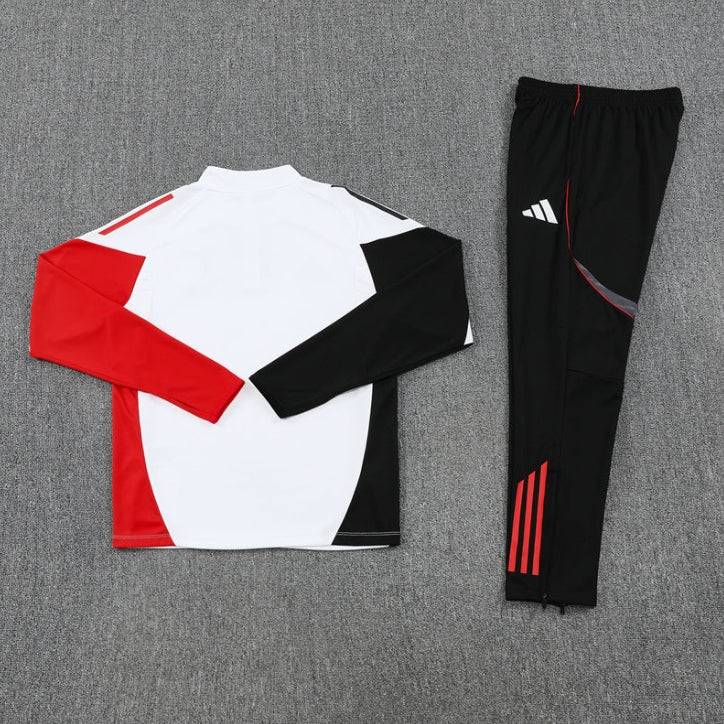 Survêtement Ajax blanc et noir x rouge