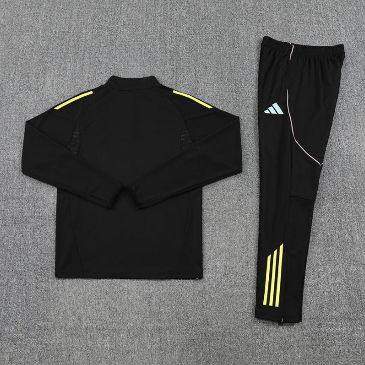 Survêtement Juventus noir et jaune