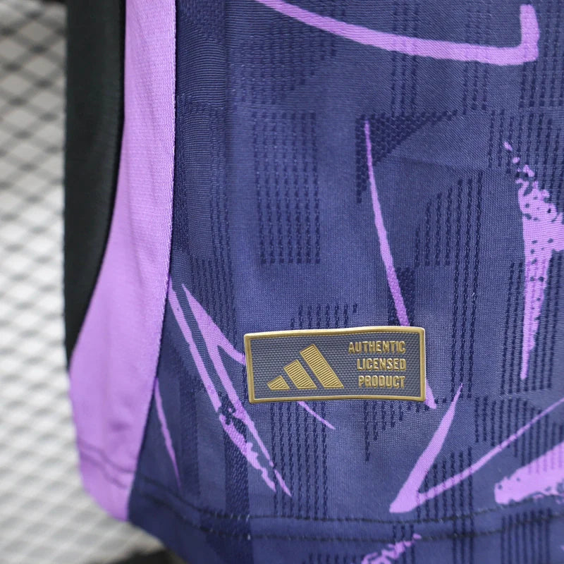 Maillot édition limitée Manchester United « Violet Edge »