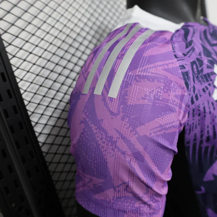 Maillot en édition limitée Manchester United "Unity Spectrum"