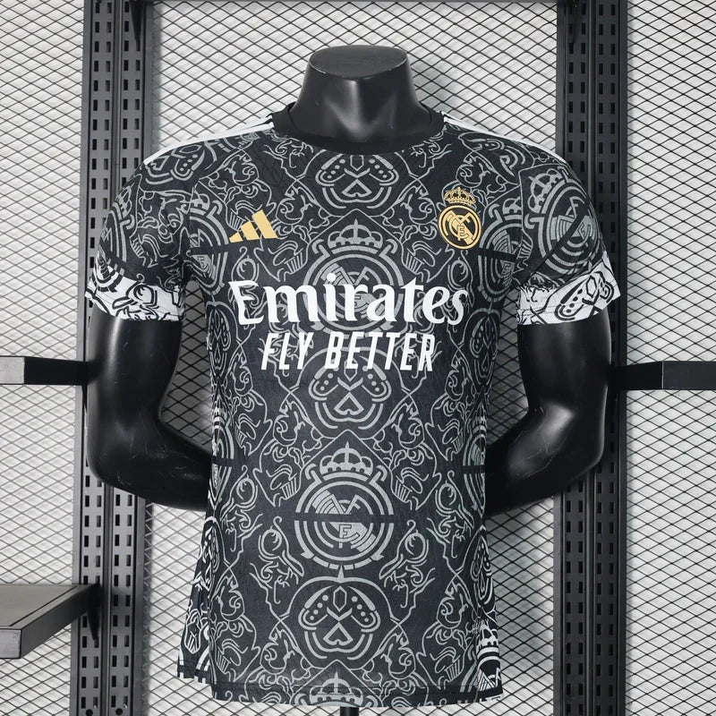 Maglia Real Madrid in edizione limitata "Maestà Reale"