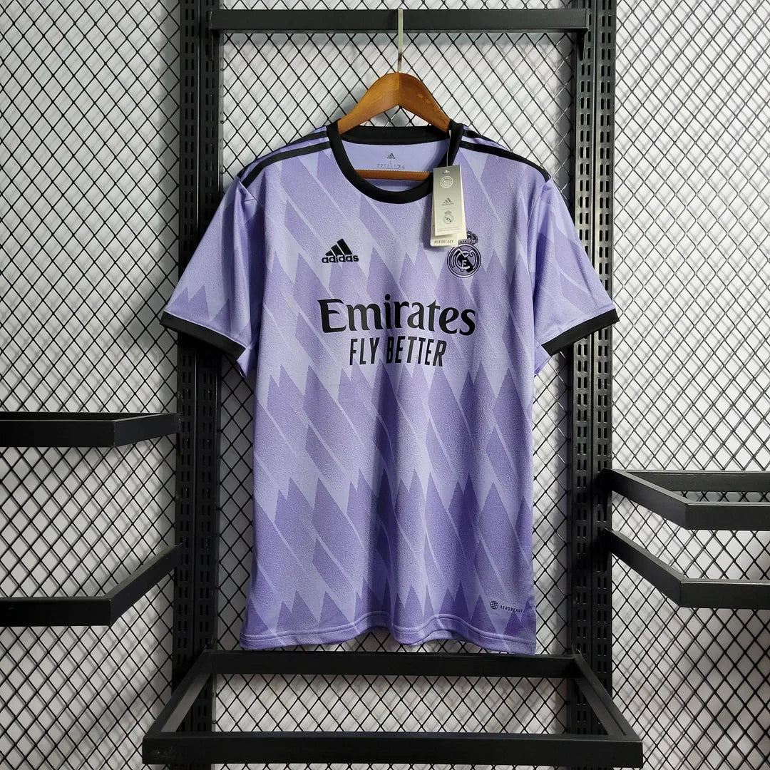 Divisa da trasferta del Real Madrid 2022/2023
