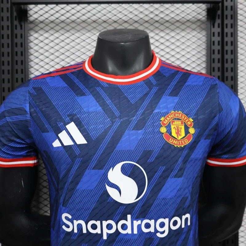 Maglia Manchester United "Electric Royal" in edizione limitata