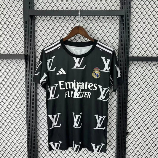 Maillot en édition limitée "Louis Vuitton" du Real Madrid