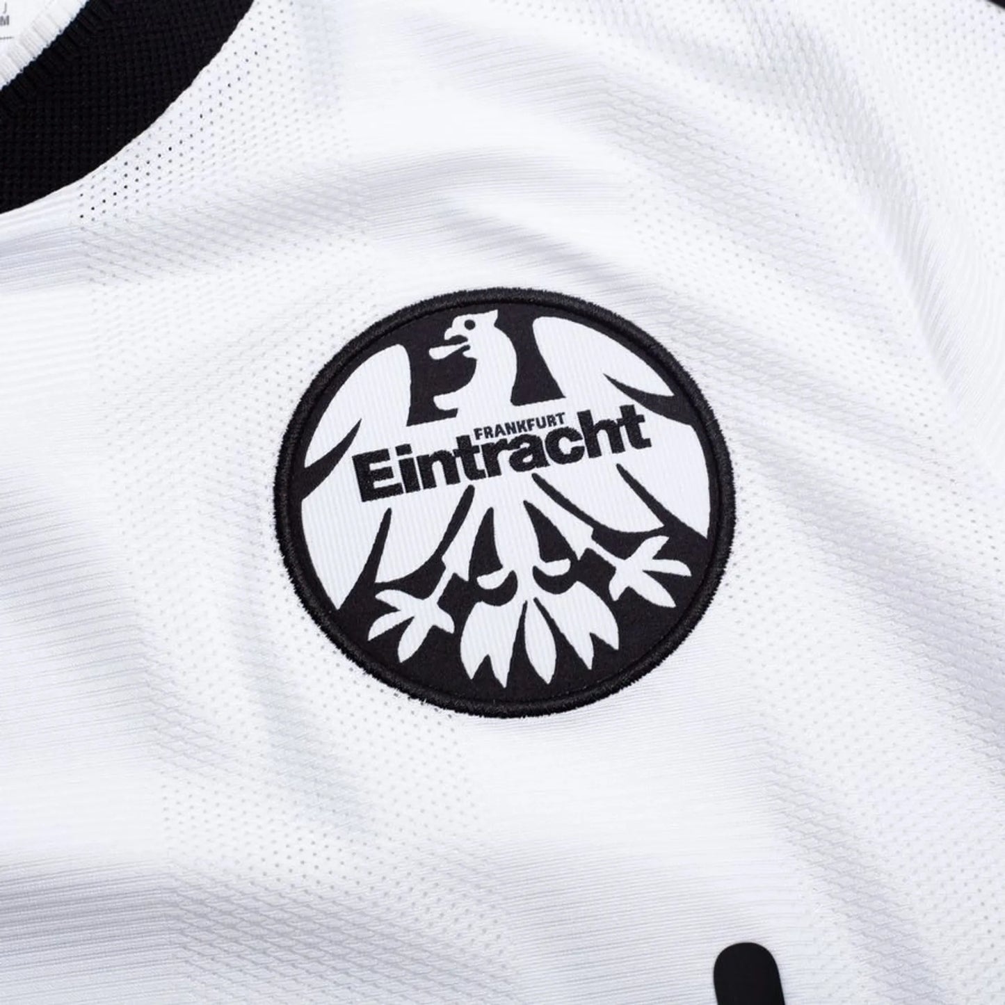 Divisa da trasferta dell'Eintracht Francoforte 2026/2027