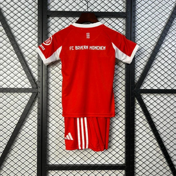 Divisa Casa Bayern Monaco 2025/2026 per Bambini