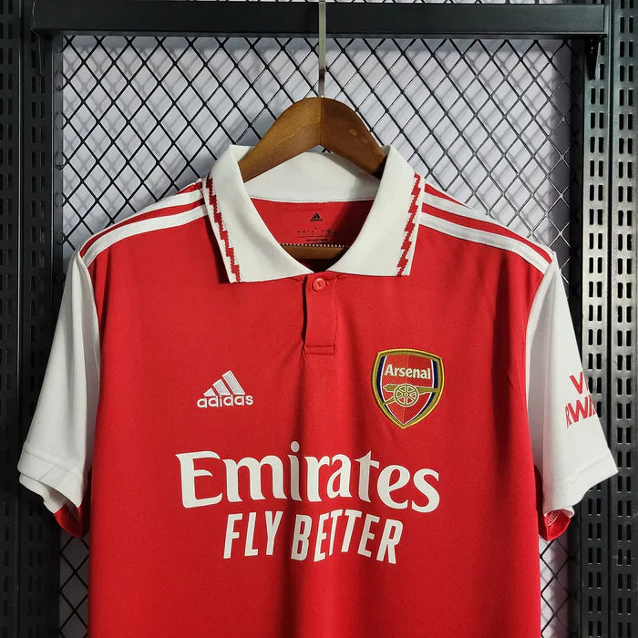 Completo casa dell'Arsenal 2022/2023
