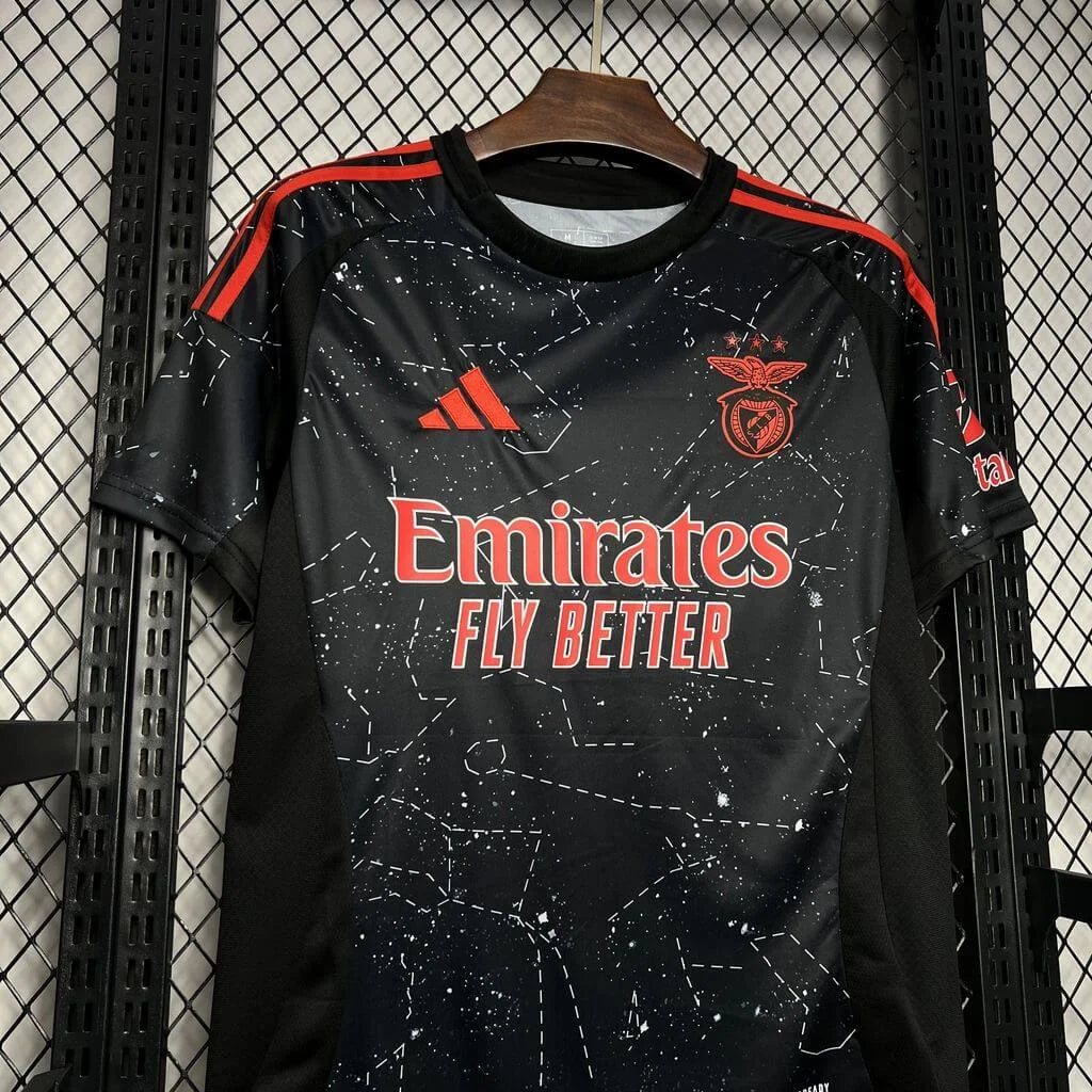 Divisa da trasferta del Benfica 2024/2025