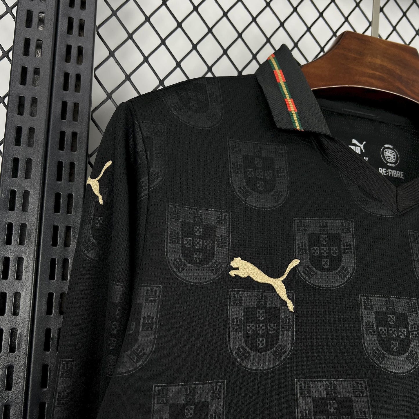 Maglia a maniche lunghe in edizione limitata "Pantera Nera" del Portogallo