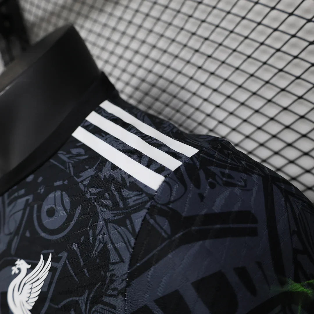 Maillot en édition limitée Liverpool "Night Predator"
