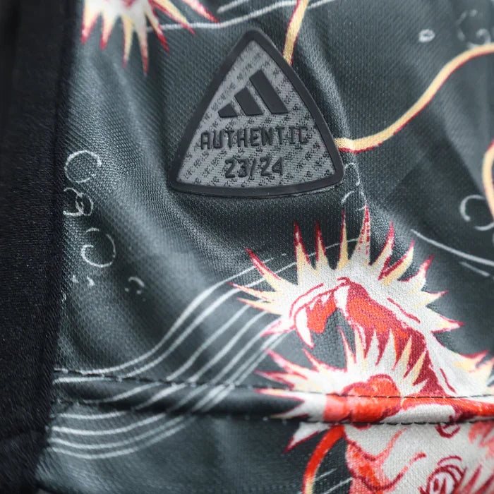 Maglia in edizione limitata "Dragon Fury" del Real Madrid