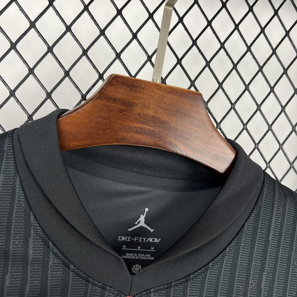 Quatrième maillot du PSG 2025/2026