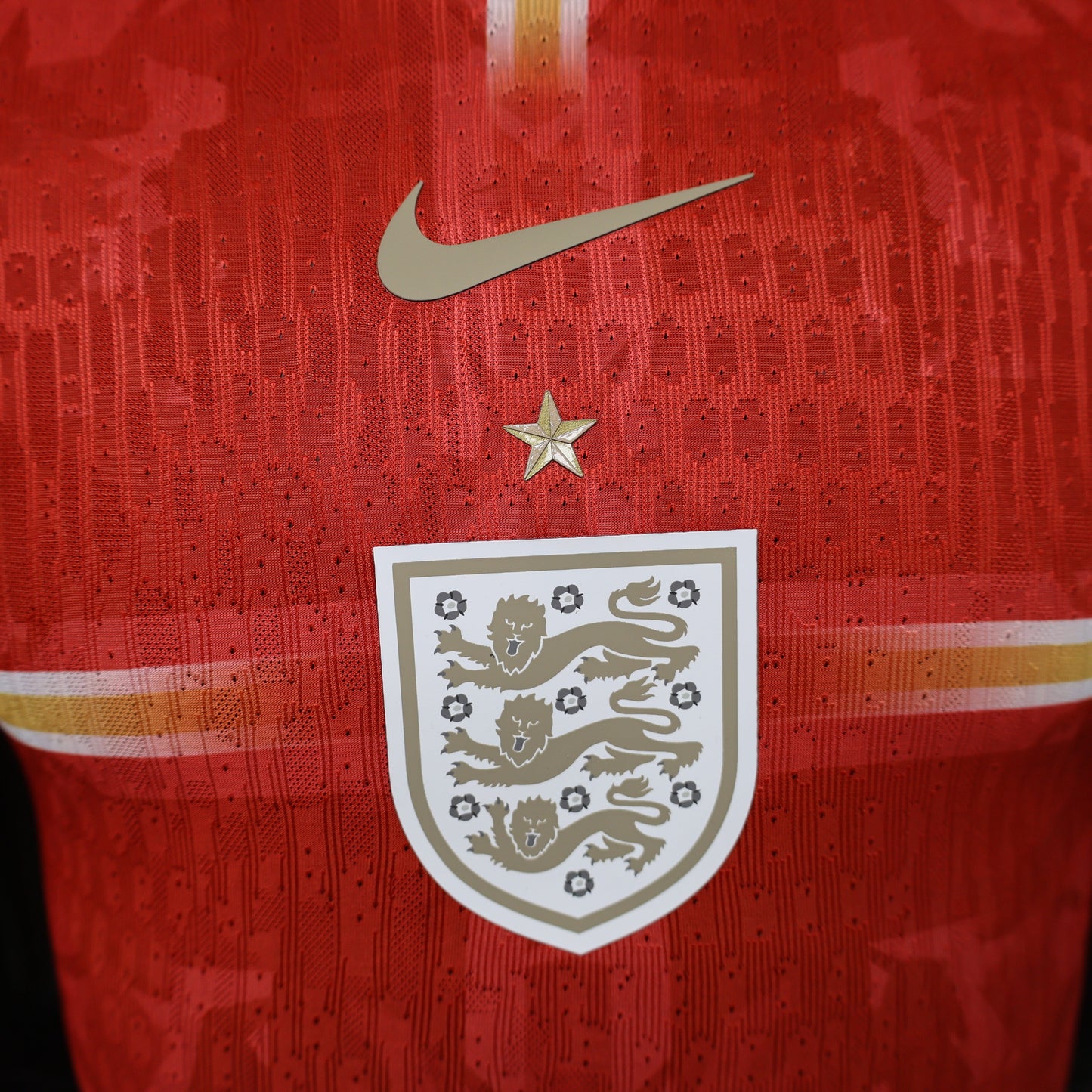 Maillot édition limitée Angleterre « Couronne cramoisie »
