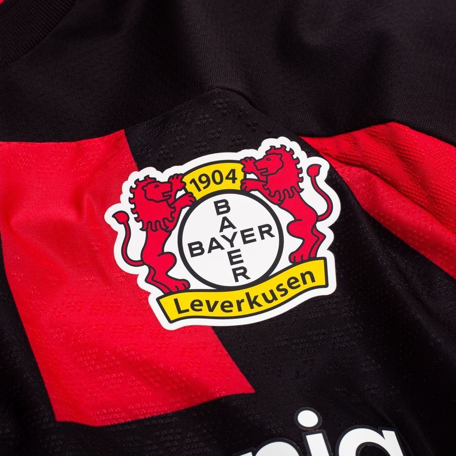Divisa da casa del Bayer Leverkusen 2026/2027