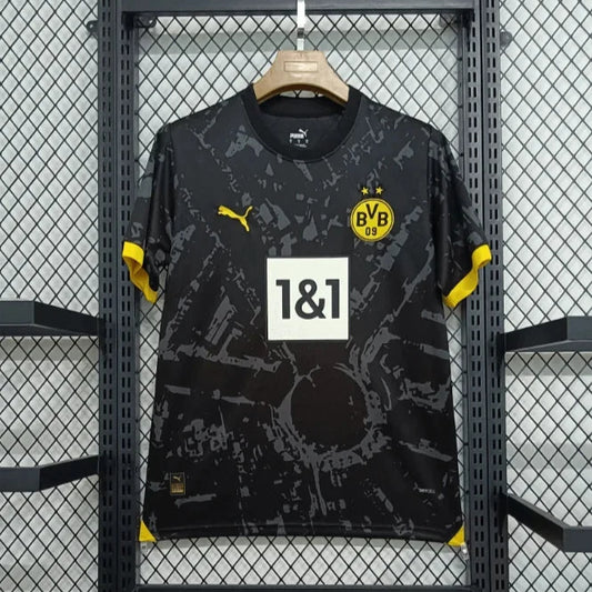 Divisa da trasferta del Dortmund 2023/2024