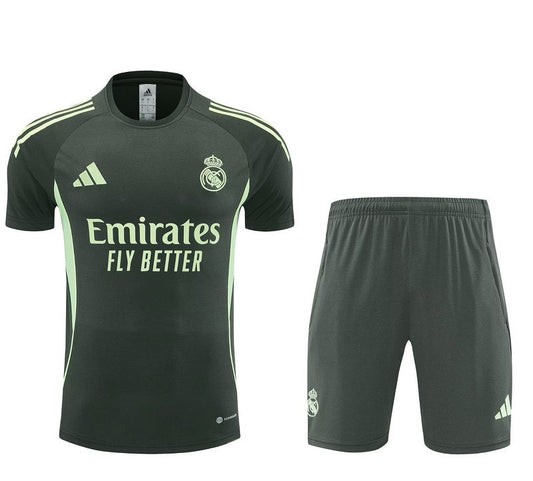 Ensemble d'entraînement du Real Madrid 2025/2026