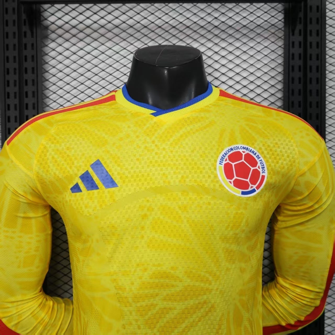 Maillot domicile de la Colombie pour la Coupe du Monde 2026, manches longues, version joueur