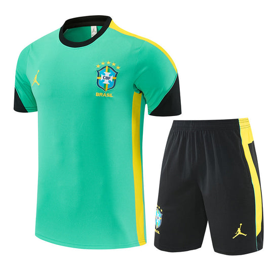 Ensemble vert Brésil 2026/2027
