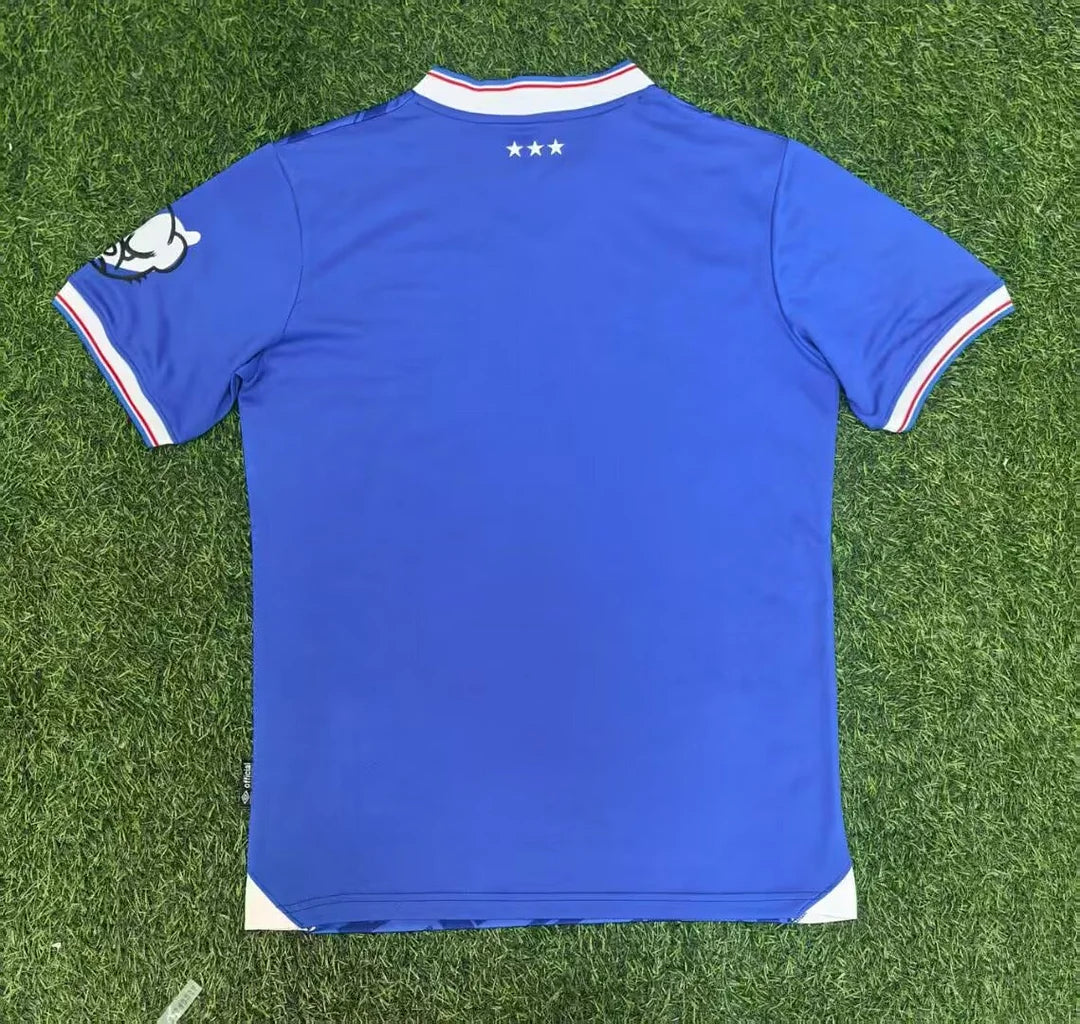 Kit casalingo dell'Ipswich Town 2025/2026