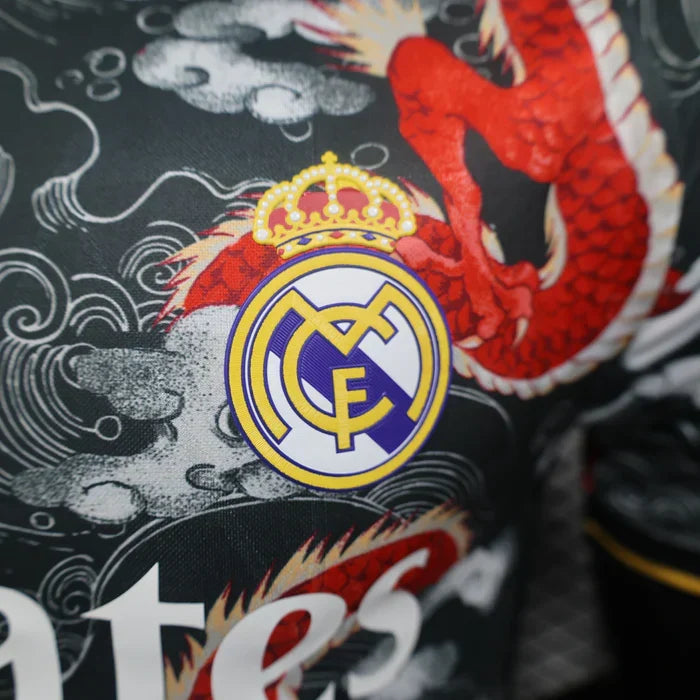 Maglia in edizione limitata "Dragon Fury" del Real Madrid