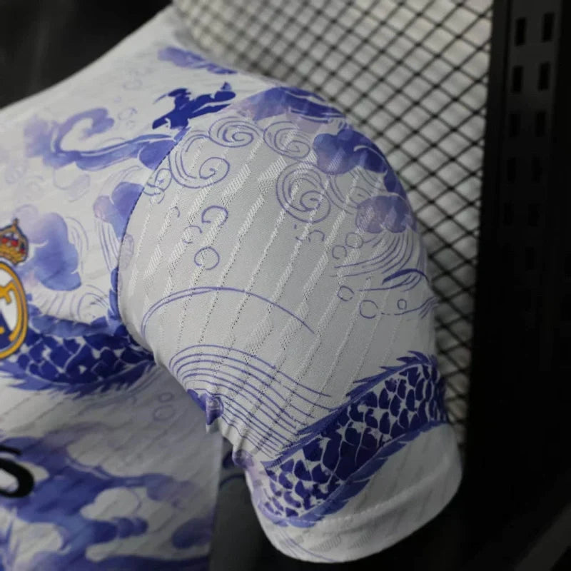Maglia in edizione limitata "Snowbound Veil" del Real Madrid