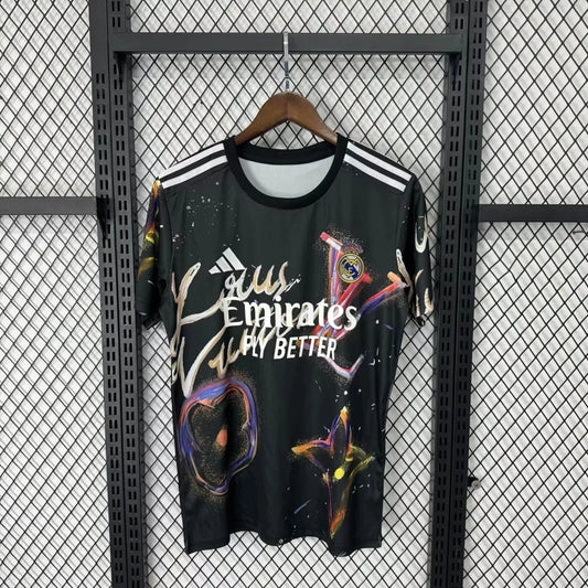 Maglia in edizione limitata "Louis Vuitton" del Real Madrid