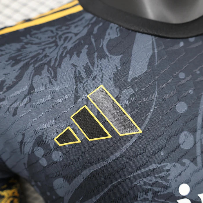 Maillot Real Madrid "Dragon Doré" Édition Limitée