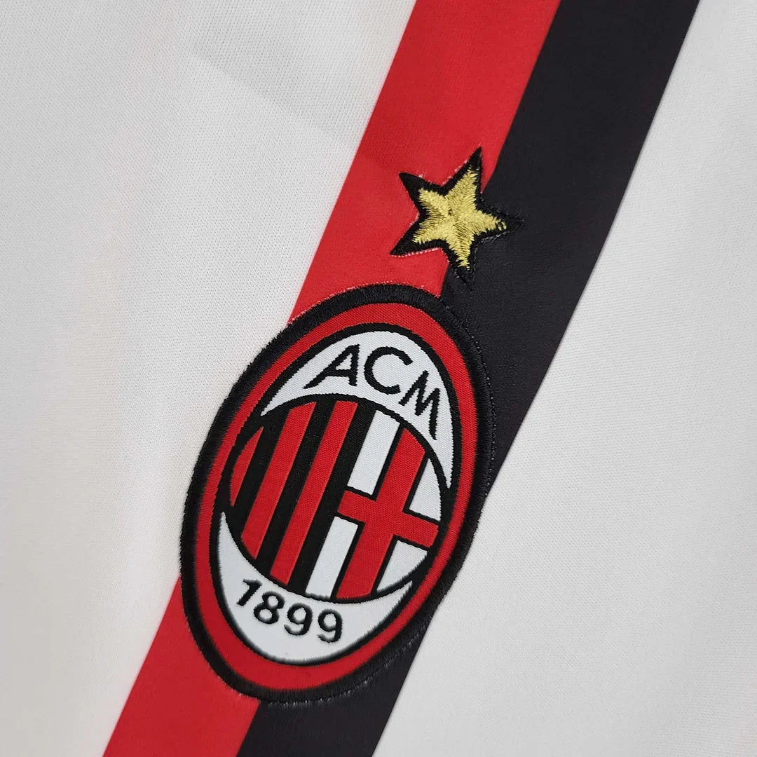 Maglia da trasferta del Milan 2011-2012 in versione retro