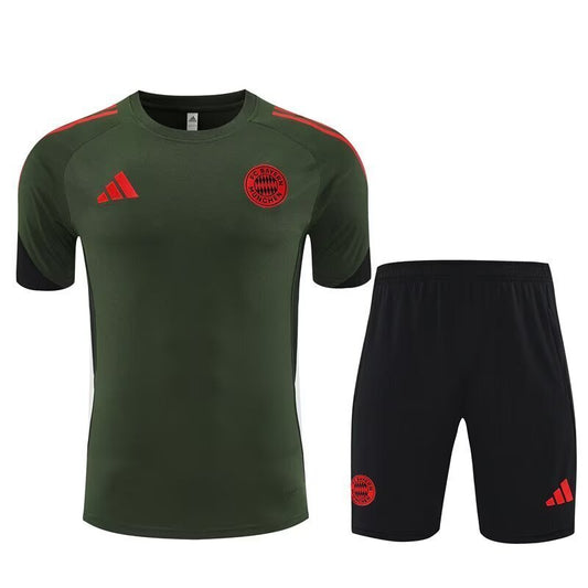 Completo da allenamento Bayern Monaco 2025/2026