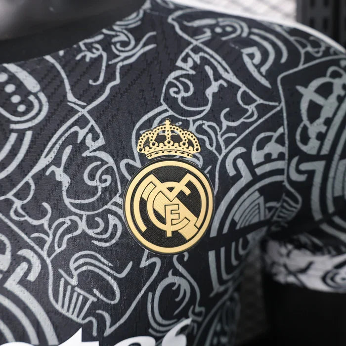 Maglia Real Madrid in edizione limitata "Maestà Reale"