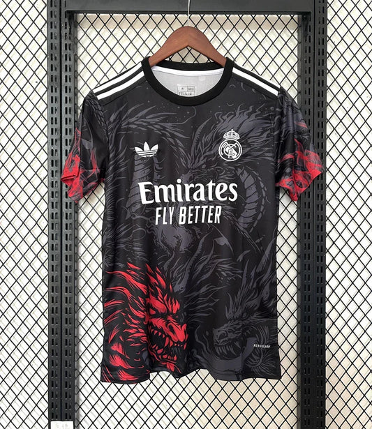 Maillot Édition Limitée "L'Étreinte du Dragon" du Real Madrid