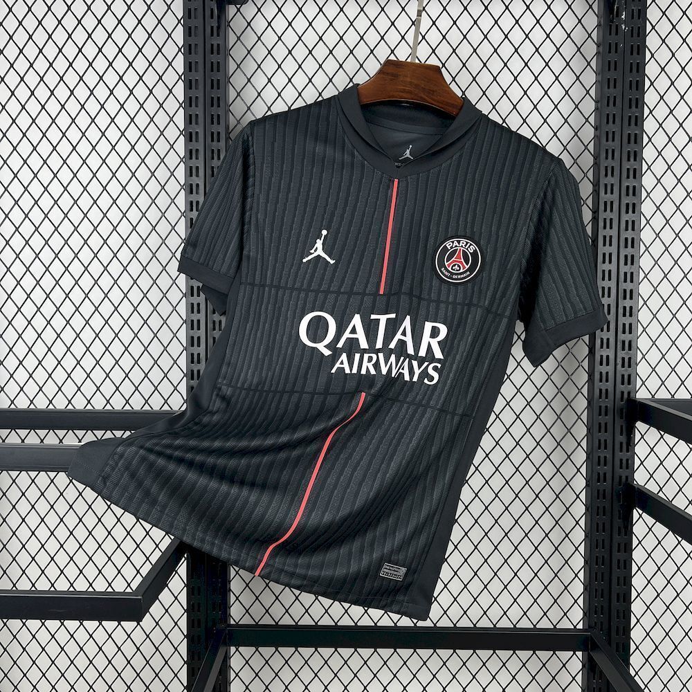 Quatrième maillot du PSG 2025/2026