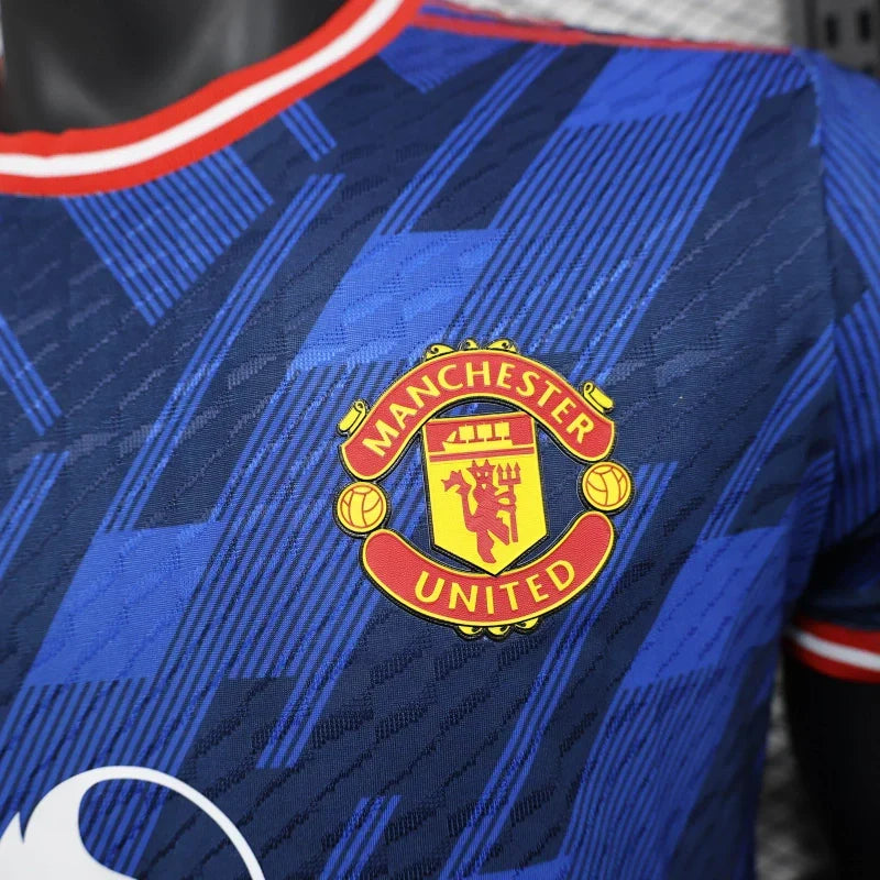 Maglia Manchester United "Electric Royal" in edizione limitata