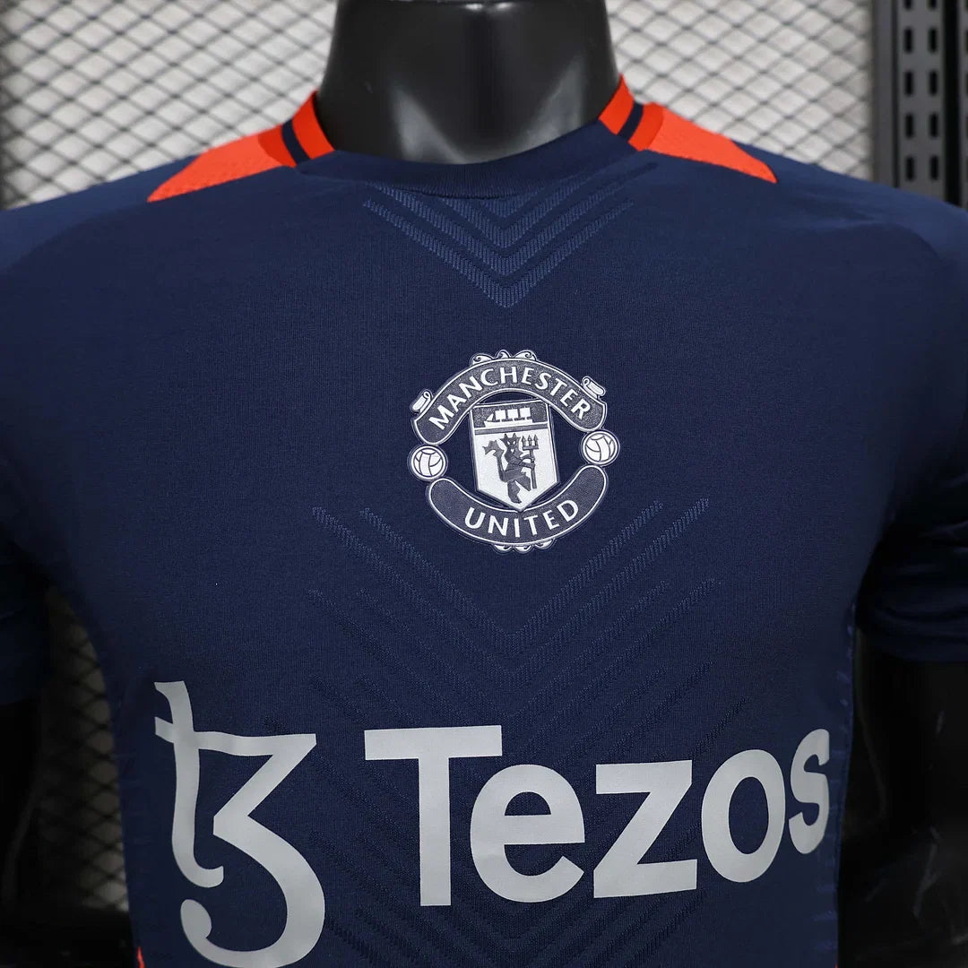 Maillot d'avant-match de Manchester United 2024/2025