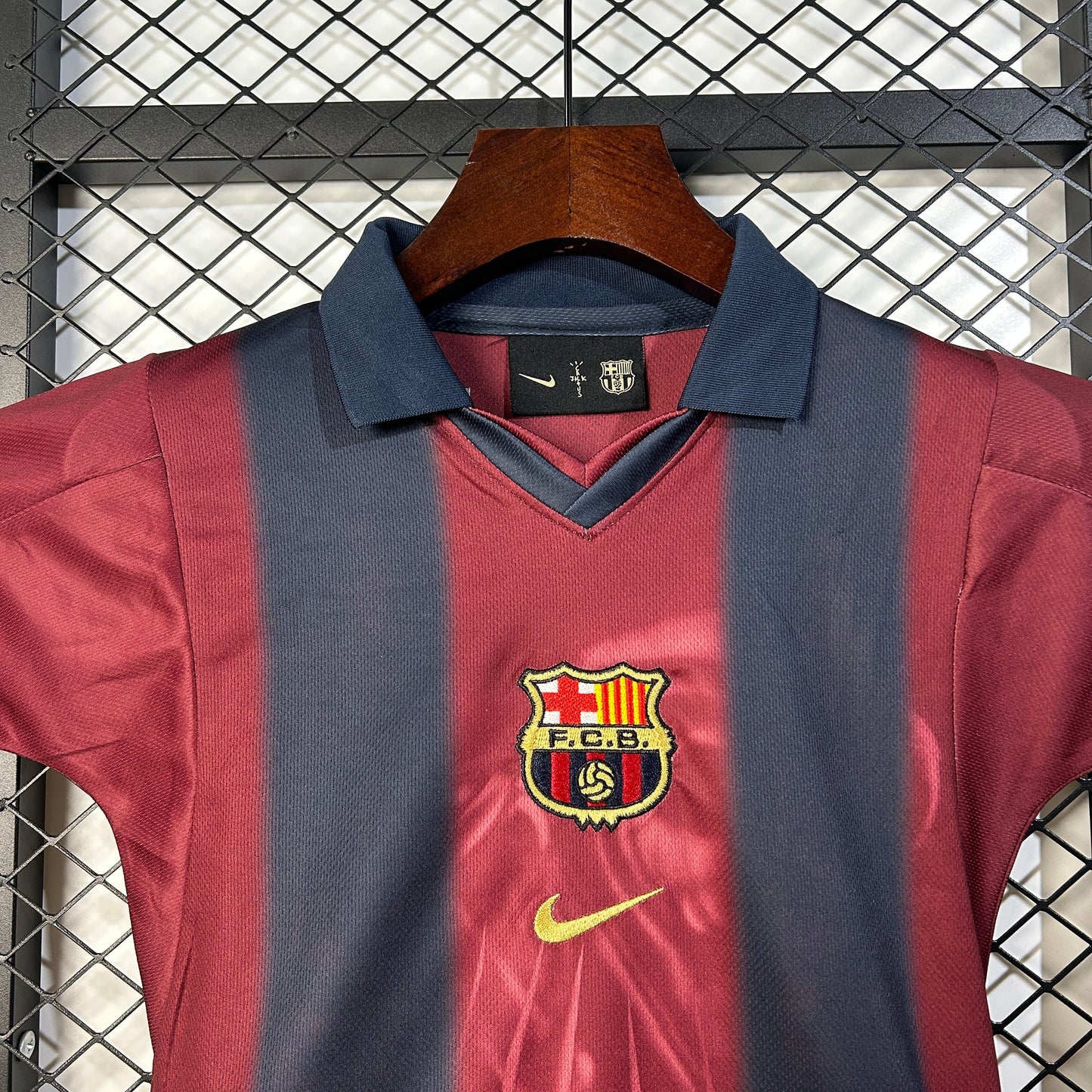 Maillot rétro Barcelone x Travis Scott 2000/2001 Taille Enfant