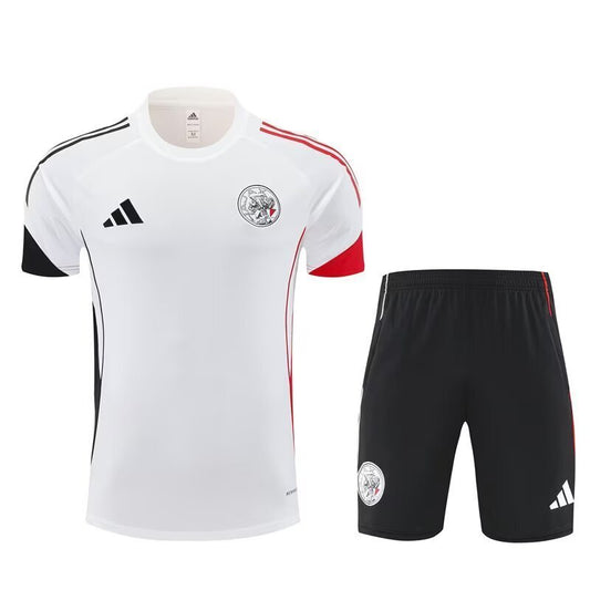 Completo da allenamento Ajax 2025/2026