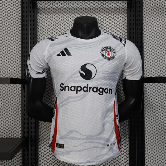 Maglia Manchester United "Iron Crest" in Edizione Limitata