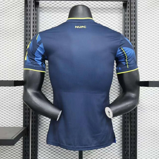Kit da trasferta Newcastle United 2023/2024