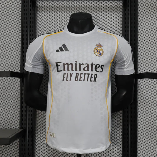 Divisa da casa del Real Madrid 2025/2026