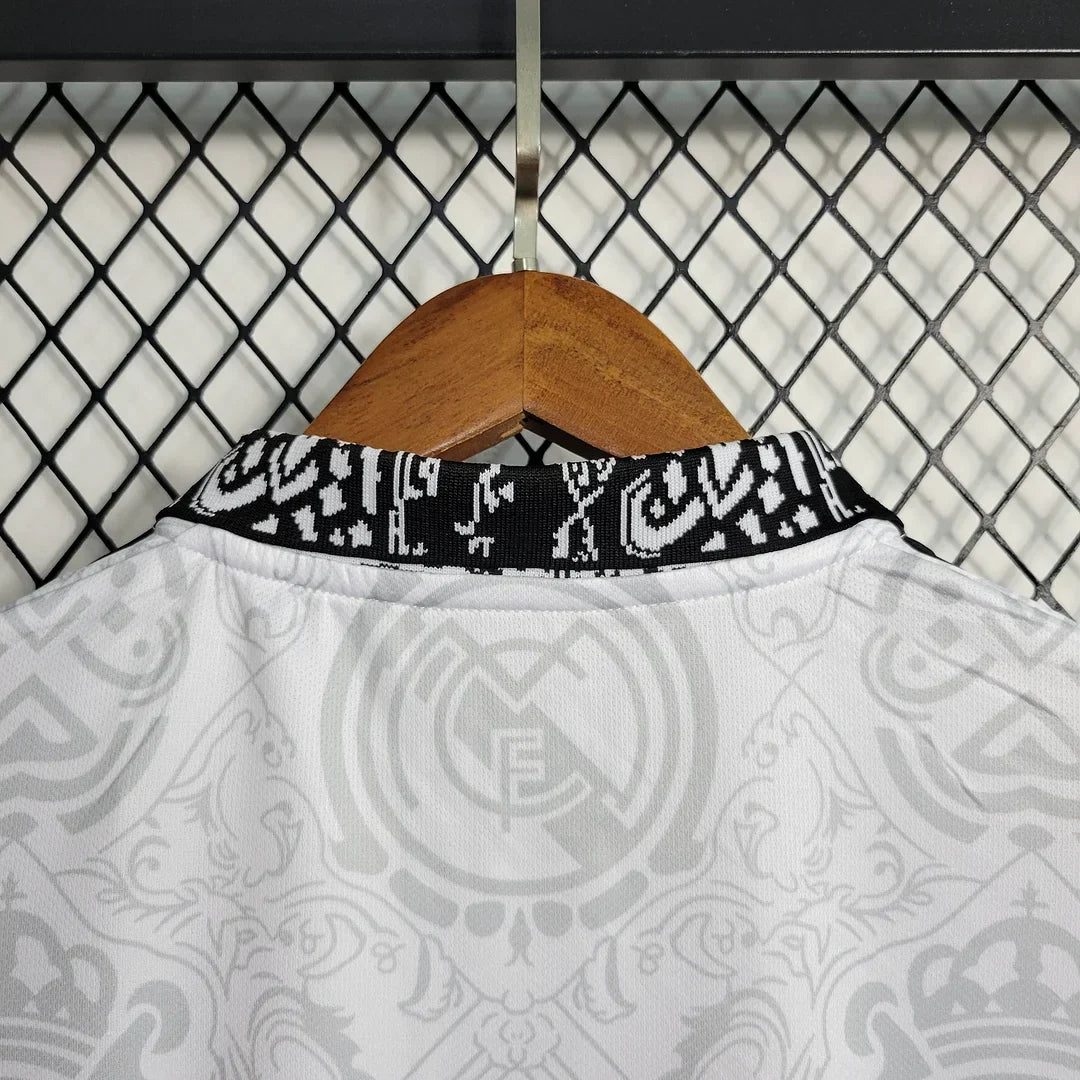 Maglia in Edizione Limitata Real Madrid "Eleganza Imperiale"