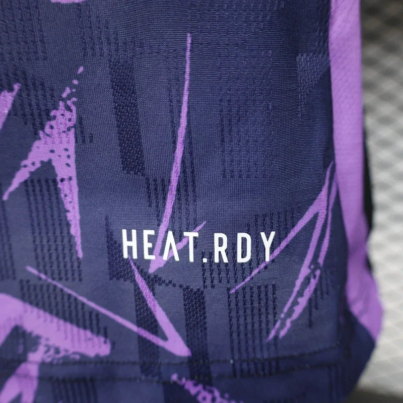 Maillot édition limitée Manchester United « Violet Edge »