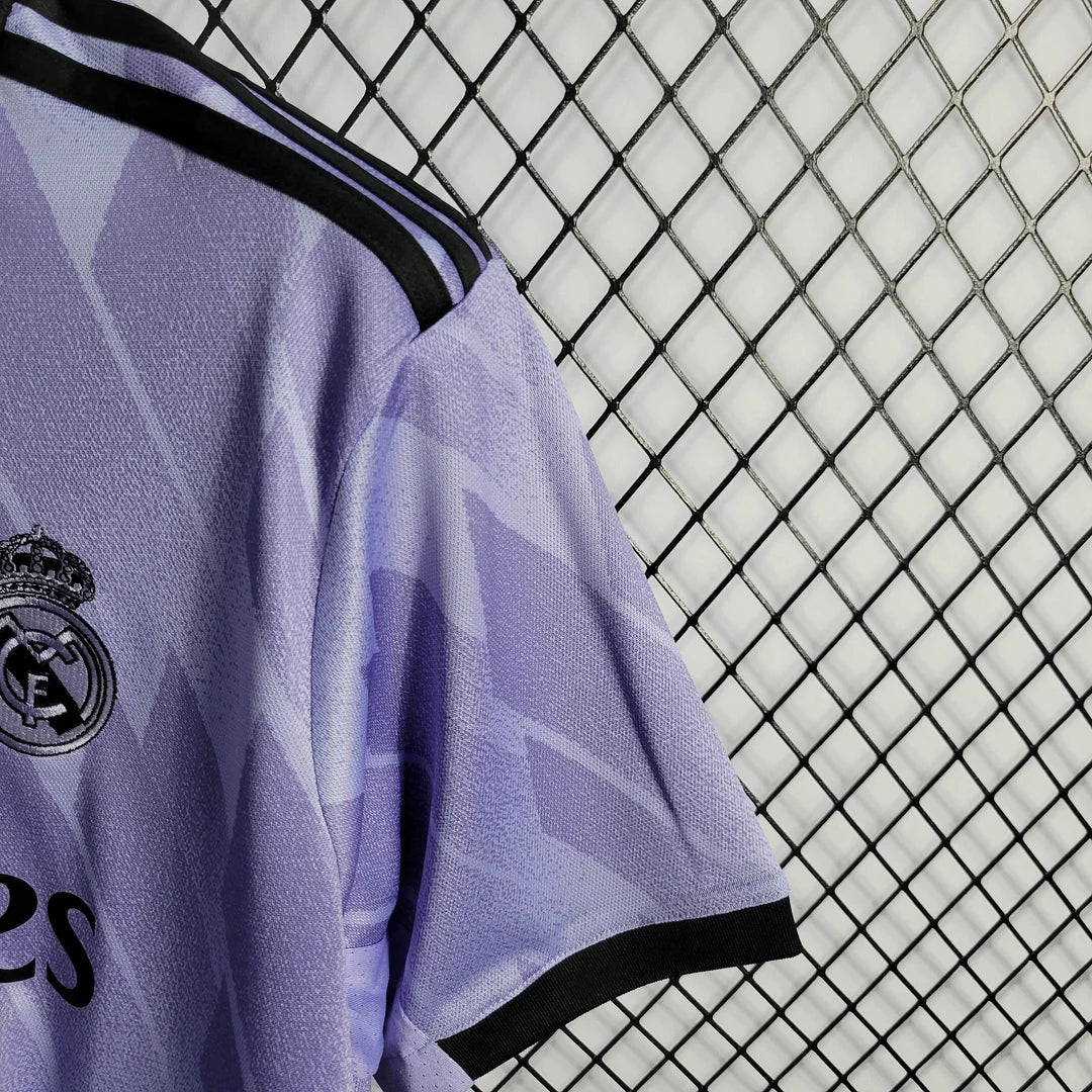 Divisa da trasferta del Real Madrid 2022/2023